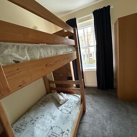 The Buxton Retreat A Luxurious 3-Storey Townhouse With Four Poster Bed And Double Jacuzzi Bath" Luaran gambar
