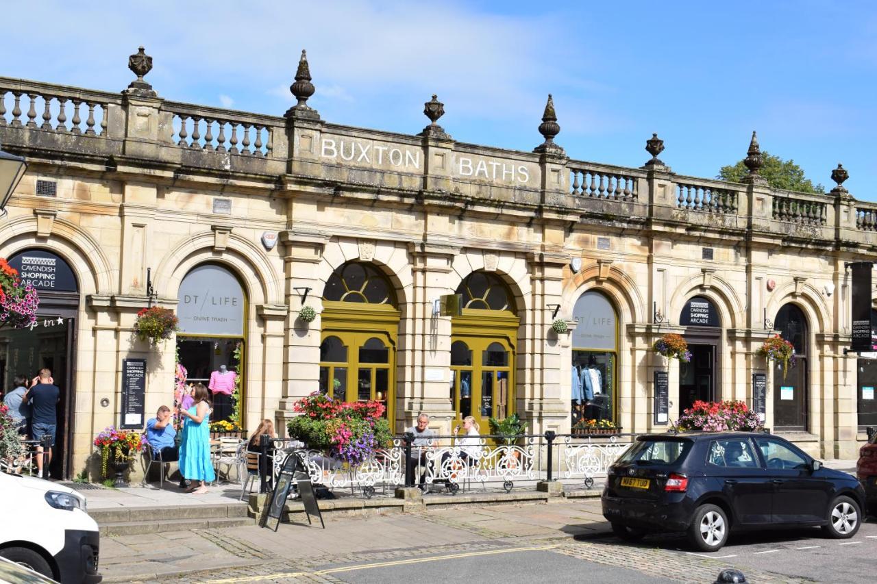 The Buxton Retreat A Luxurious 3-Storey Townhouse With Four Poster Bed And Double Jacuzzi Bath" Luaran gambar