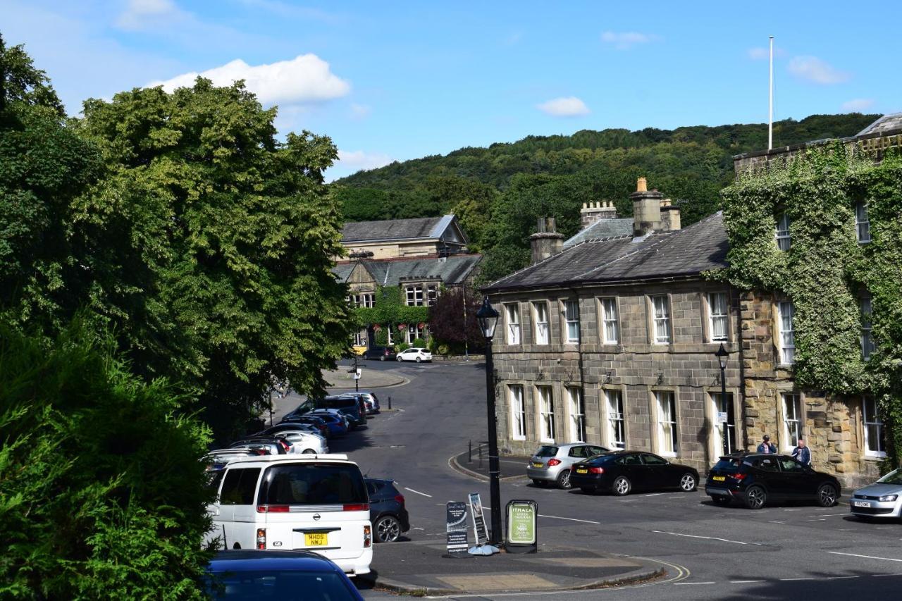 The Buxton Retreat A Luxurious 3-Storey Townhouse With Four Poster Bed And Double Jacuzzi Bath" Luaran gambar
