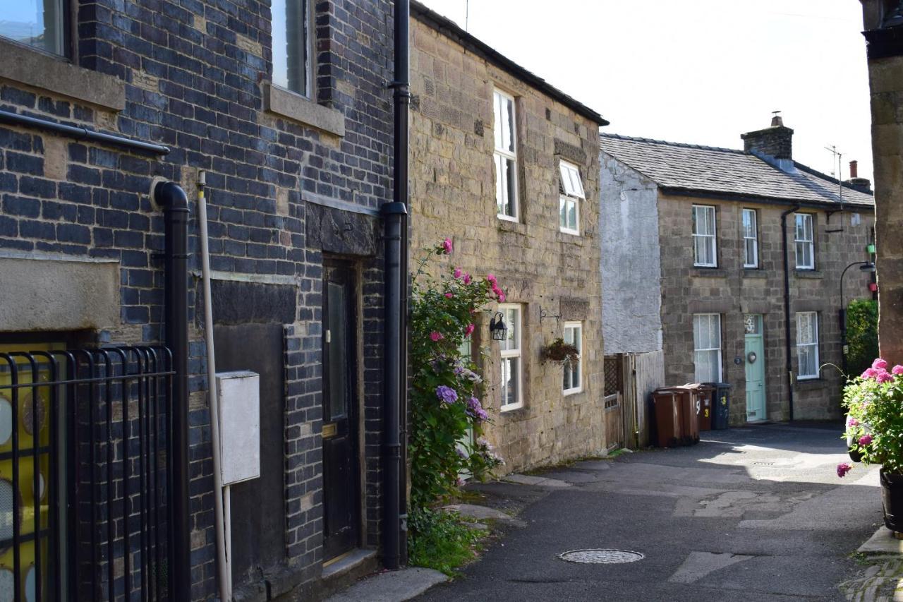 The Buxton Retreat A Luxurious 3-Storey Townhouse With Four Poster Bed And Double Jacuzzi Bath" Luaran gambar